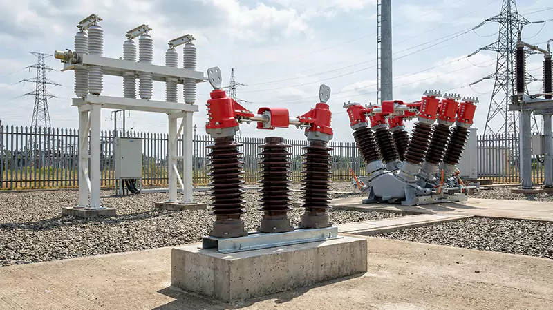 Ang pagkakaiba sa pagitan ng mga circuit breaker at disconnect switch